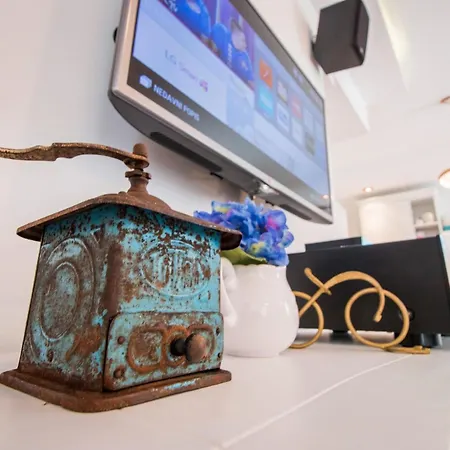 Spacious In With Garden 4*