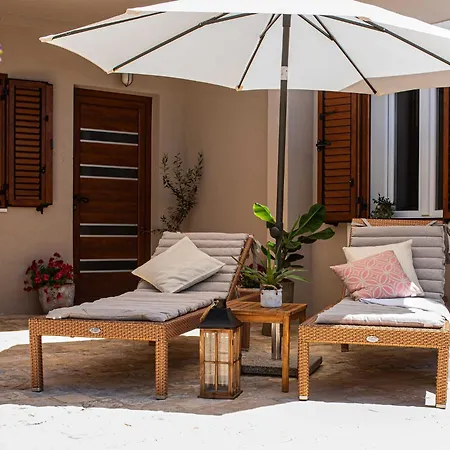 Hotel Spacious In With Garden Privlaka (Zadar)