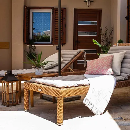 Spacious In With Garden Hotel Privlaka (Zadar)